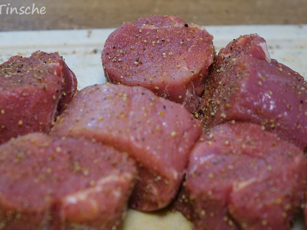 Schweinefiletmedaillons überbacken - Rezept - kochbar.de