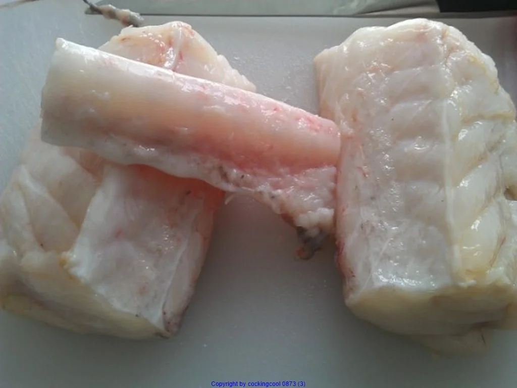 Rezept: Besonderes ist Seeteufel "Lotte" als Gulasch mit geschlagener Buttersahnesosse Bild Nr. 5 Besonderes ist Seeteufel "Lotte" als Gulasch mit geschlagener Buttersahnesosse - Rezept - Bild Nr. 5