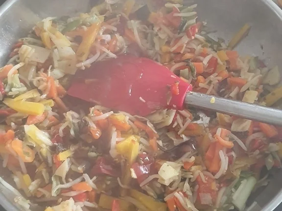 Rezept: Besonderes ist Seeteufel "Lotte" als Gulasch mit geschlagener Buttersahnesosse Bild Nr. 10 Besonderes ist Seeteufel "Lotte" als Gulasch mit geschlagener Buttersahnesosse - Rezept - Bild Nr. 10