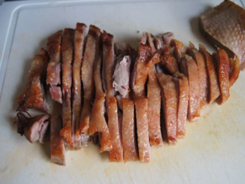 Knusperente auf Gemüsebett mit Erdnusssauce und Süßkartoffelstampf - Rezept - Bild Nr. 7