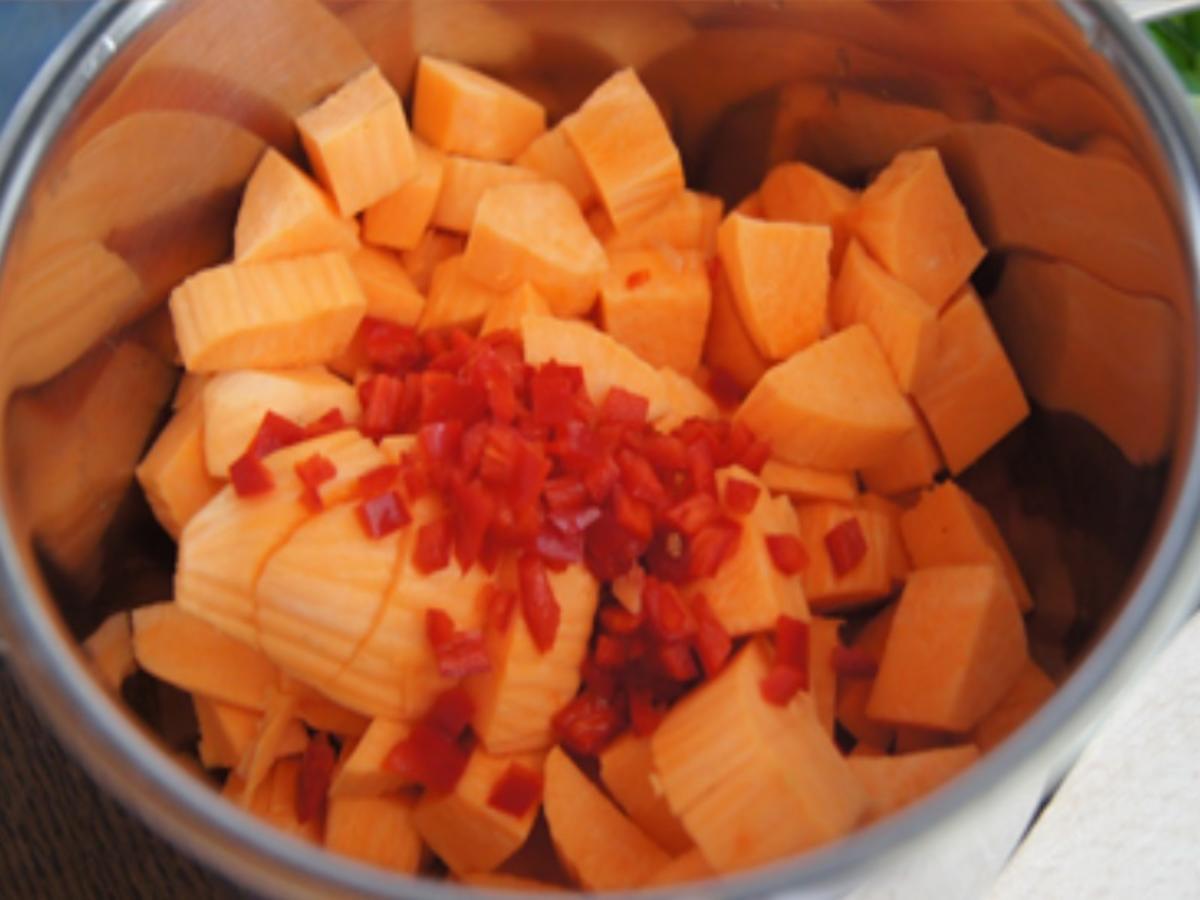 Knusperente auf Gemüsebett mit Erdnusssauce und Süßkartoffelstampf - Rezept - Bild Nr. 18