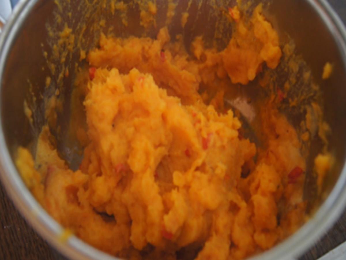 Knusperente auf Gemüsebett mit Erdnusssauce und Süßkartoffelstampf - Rezept - Bild Nr. 14