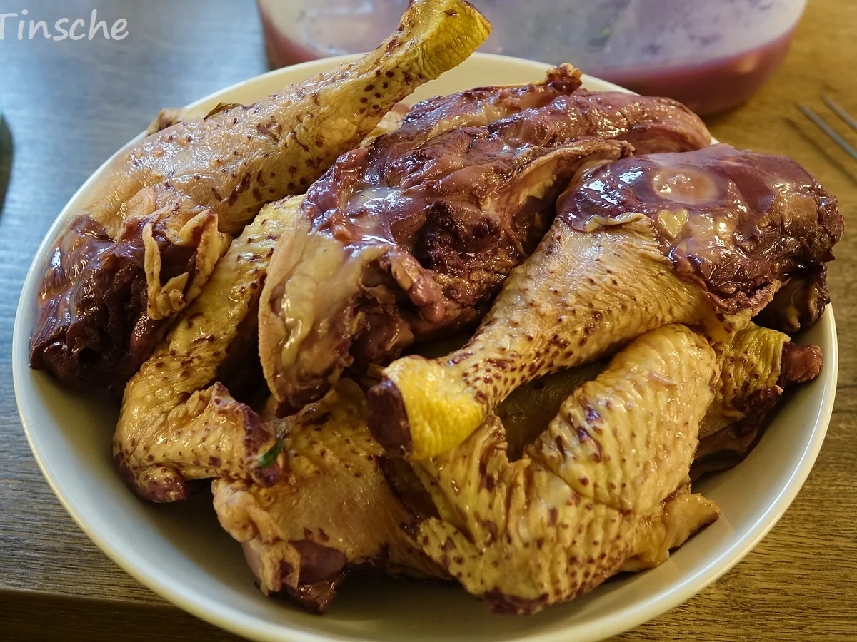 Rezept: Maishähnchen in Pinot noir Bild Nr. 9000 Maishähnchen in Pinot noir - Rezept - Bild Nr. 9000