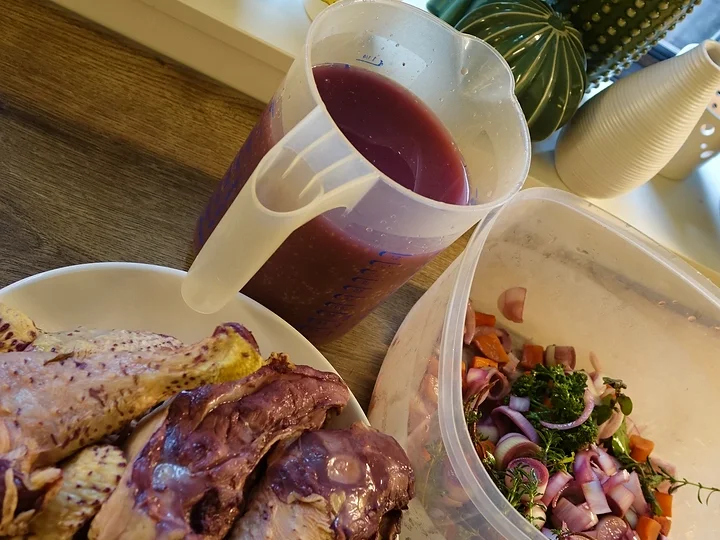 Rezept: Maishähnchen in Pinot noir Bild Nr. 9001 Maishähnchen in Pinot noir - Rezept - Bild Nr. 9001