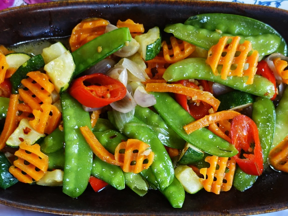 Cap Cay mit Zucchino und Zuckerschoten - Rezept - Bild Nr. 2