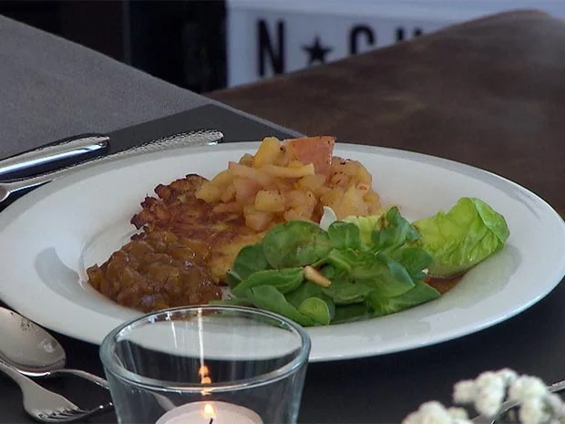 Matjestatar auf Kartoffelrösti mit Mango-Chutney - Rezept - Bild Nr. 2