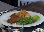 Matjestatar auf Kartoffelrösti mit Mango-Chutney - Rezept - Bild Nr. 2