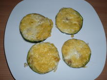 Zucchinischeiben mit Käse überbacken - Rezept - Bild Nr. 2