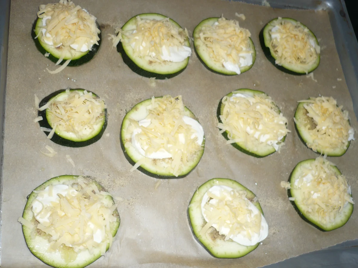Zucchinischeiben mit Käse überbacken - Rezept - Bild Nr. 5
