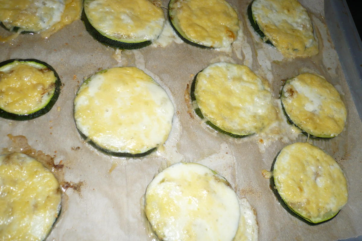 Zucchinischeiben mit Käse überbacken - Rezept - Bild Nr. 6
