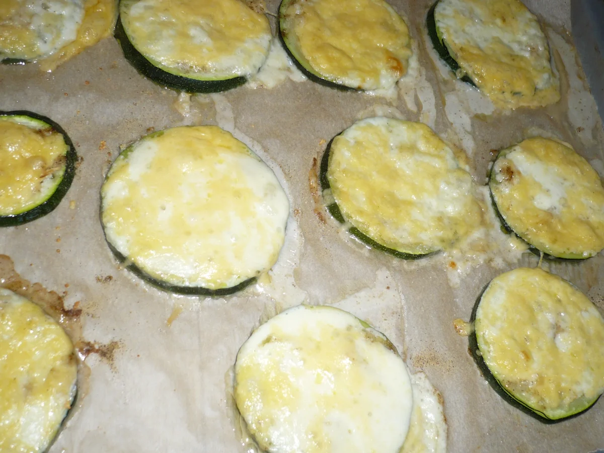 Zucchinischeiben mit Käse überbacken - Rezept - Bild Nr. 6