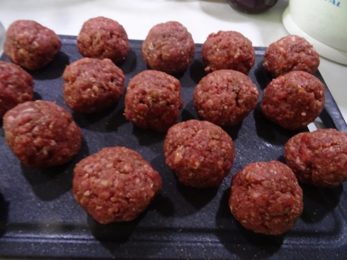 Rezept: Asiatische Hackbällchen mit Glasnudeln und Gemüse Bild Nr. 6 Asiatische Hackbällchen mit Glasnudeln und Gemüse - Rezept - Bild Nr. 6