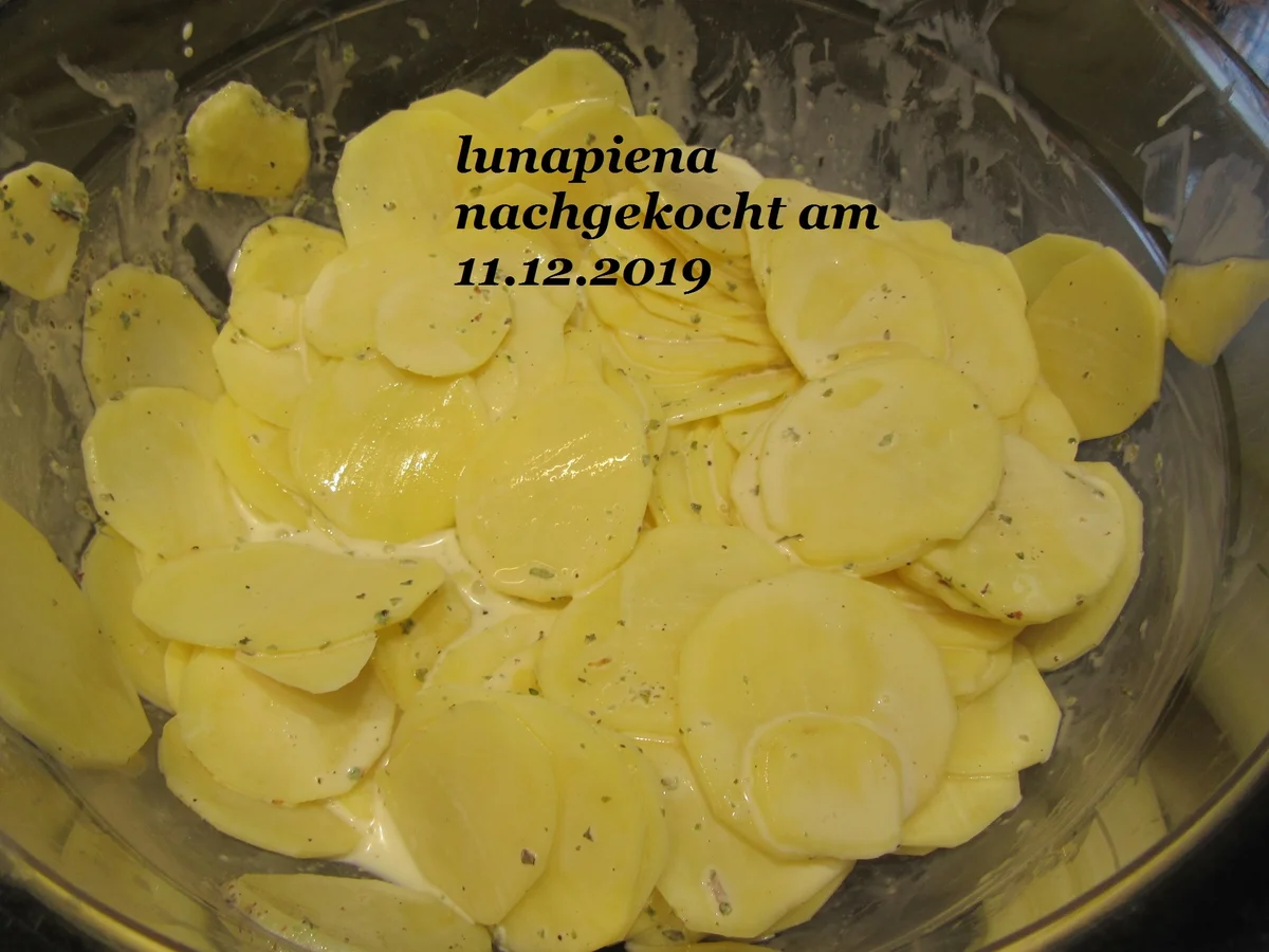 Schweinemedaillons unter Pilzkruste auf Kartoffelauflauf - Rezept - Bild Nr. 12