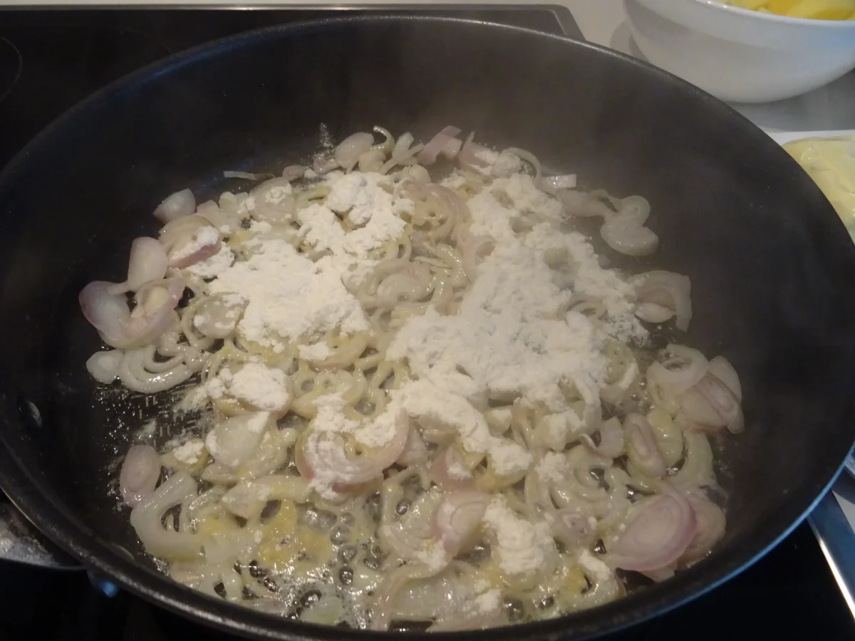 Rotbarschfilet in Schalotten-Weißweinsoße - Rezept - Bild Nr. 9009