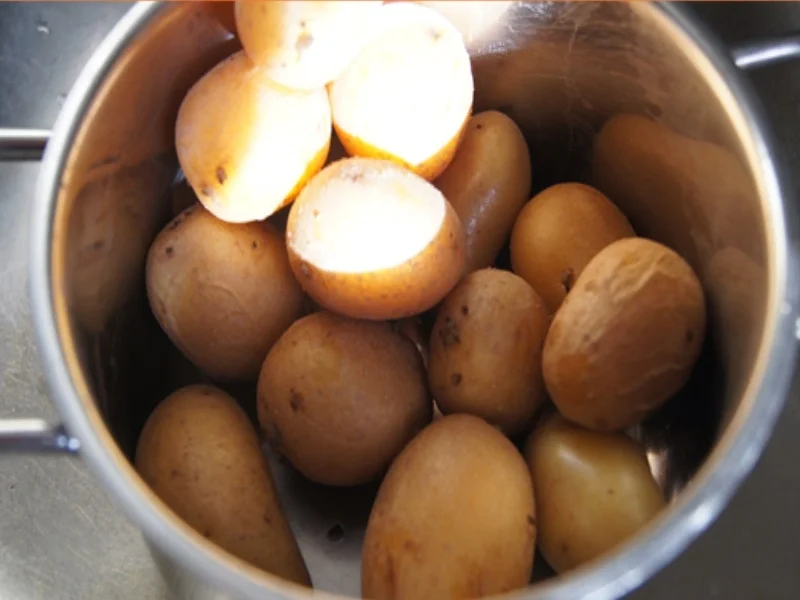 Rezept: Kasseler Nackenbraten mit Weißkraut auf böhmischer Art und Knödel halb und halb Bild Nr. 14 Kasseler Nackenbraten mit Weißkraut auf böhmischer Art und Knödel halb und halb - Rezept - Bild Nr. 14