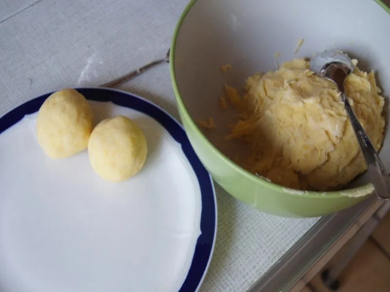 Rezept: Kasseler Nackenbraten mit Weißkraut auf böhmischer Art und Knödel halb und halb Bild Nr. 20 Kasseler Nackenbraten mit Weißkraut auf böhmischer Art und Knödel halb und halb - Rezept - Bild Nr. 20