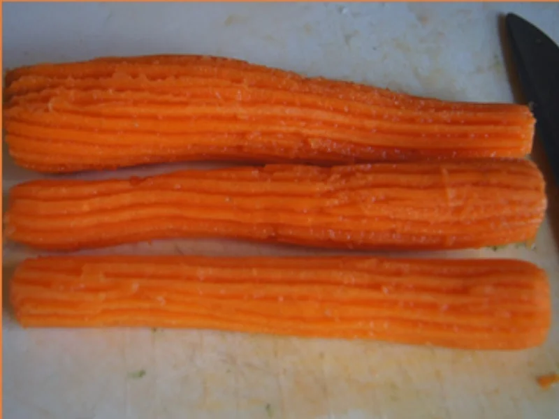 Rindfleischsuppe mit Gemüse, Eierstich und Nudeln - Rezept - Bild Nr. 7