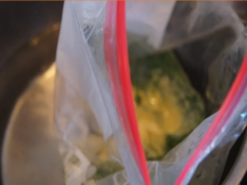 Rindfleischsuppe mit Gemüse, Eierstich und Nudeln - Rezept - Bild Nr. 12