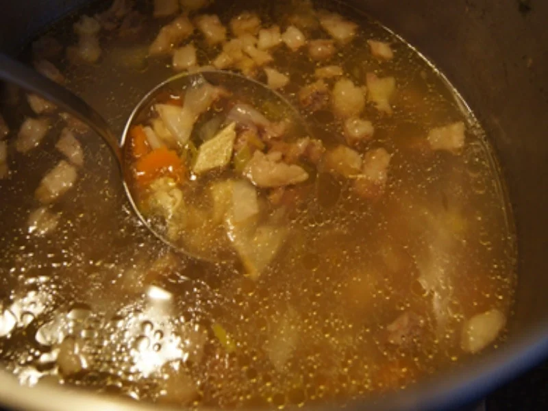 Rindfleischsuppe mit Gemüse, Eierstich und Nudeln - Rezept - Bild Nr. 17