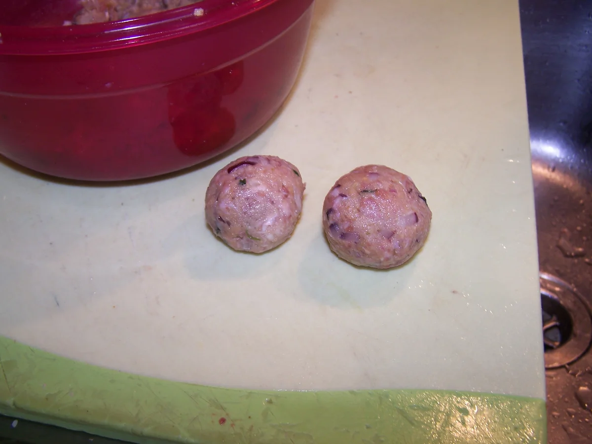 Leberknödel-Nocken und Hack -Bällchen in der Brühe - Rezept - Bild Nr. 6