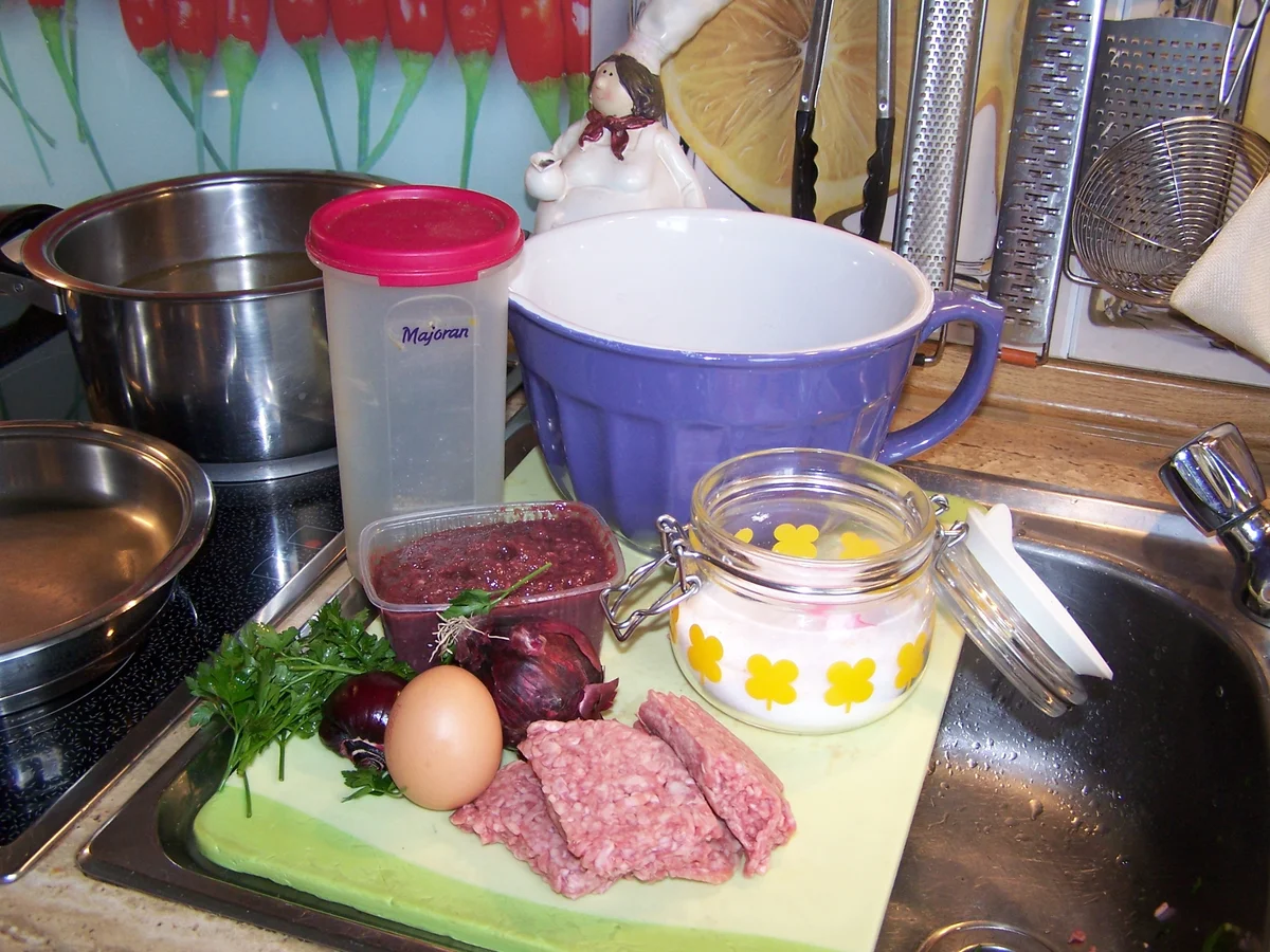 Leberknödel-Nocken und Hack -Bällchen in der Brühe - Rezept - Bild Nr. 4