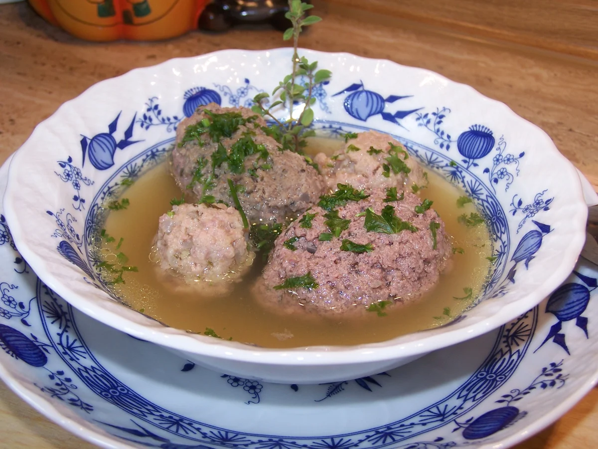 Leberknödel-Nocken und Hack -Bällchen in der Brühe - Rezept - Bild Nr. 9