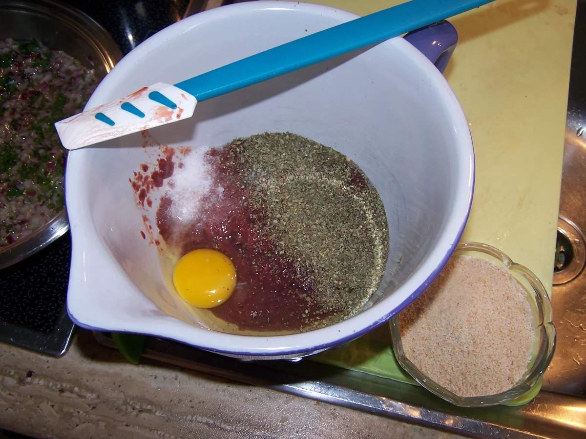 Leberknödel-Nocken und Hack -Bällchen in der Brühe - Rezept - Bild Nr. 10