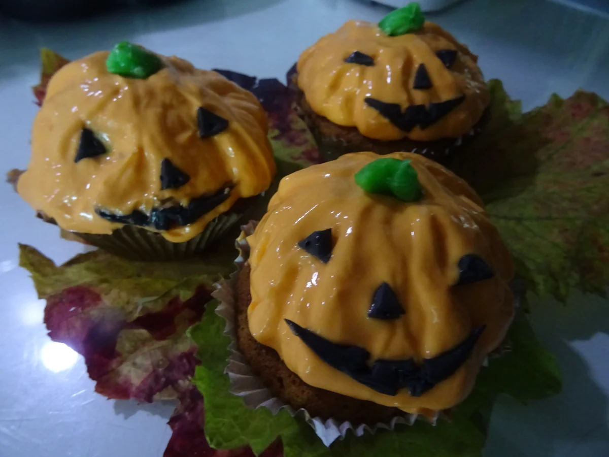 Rezept: Kürbiskuchen-Muffins Bild Nr. 2 Kürbiskuchen-Muffins - Rezept - Bild Nr. 2