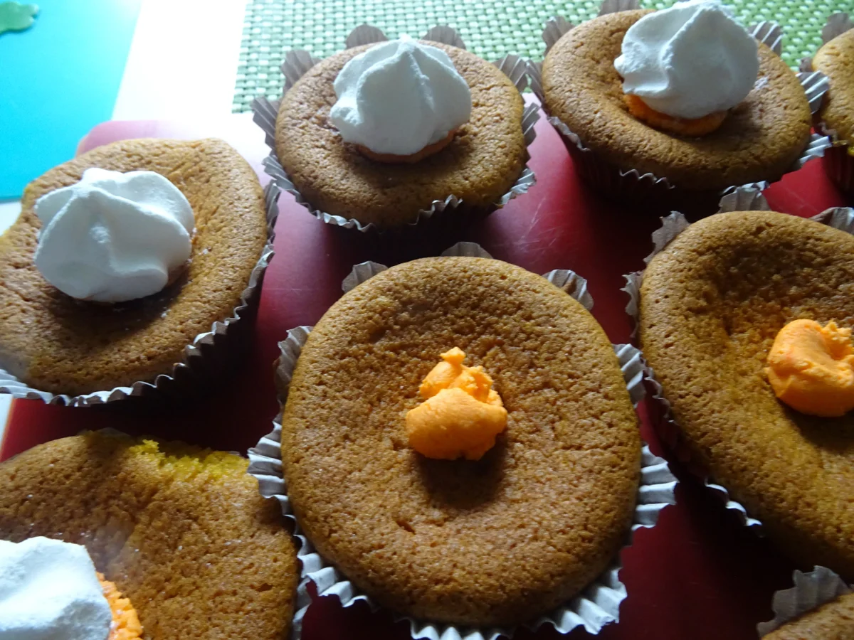 Rezept: Kürbiskuchen-Muffins Bild Nr. 3 Kürbiskuchen-Muffins - Rezept - Bild Nr. 3