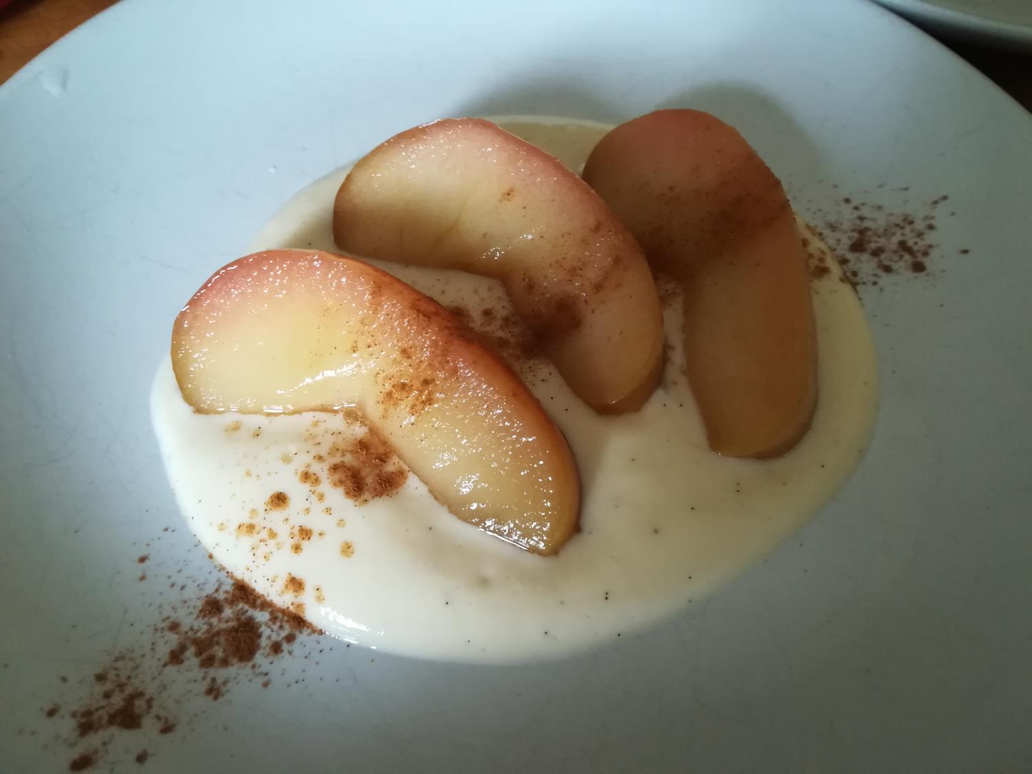 Apfelspalten mit Vanillesauce - Rezept mit Bild - kochbar.de