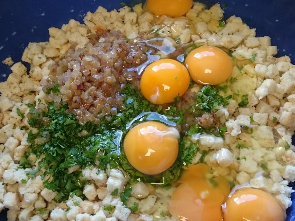 Wildschwein Gulasch mit Semmelknödel - von caarlohund Wildschwein Gulasch mit Semmelknödel - von caarlohund