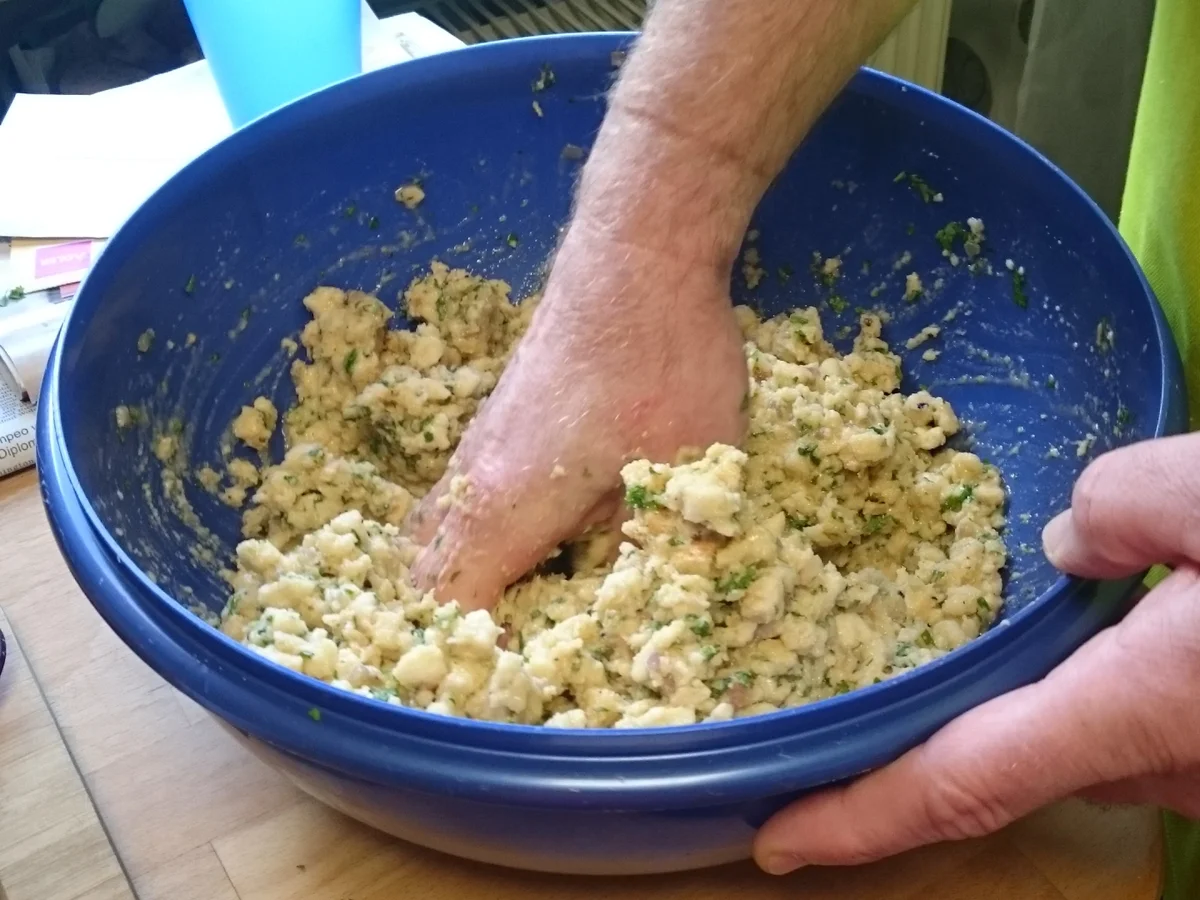 Wildschwein Gulasch mit Semmelknödel - Rezept - Bild Nr. 9039