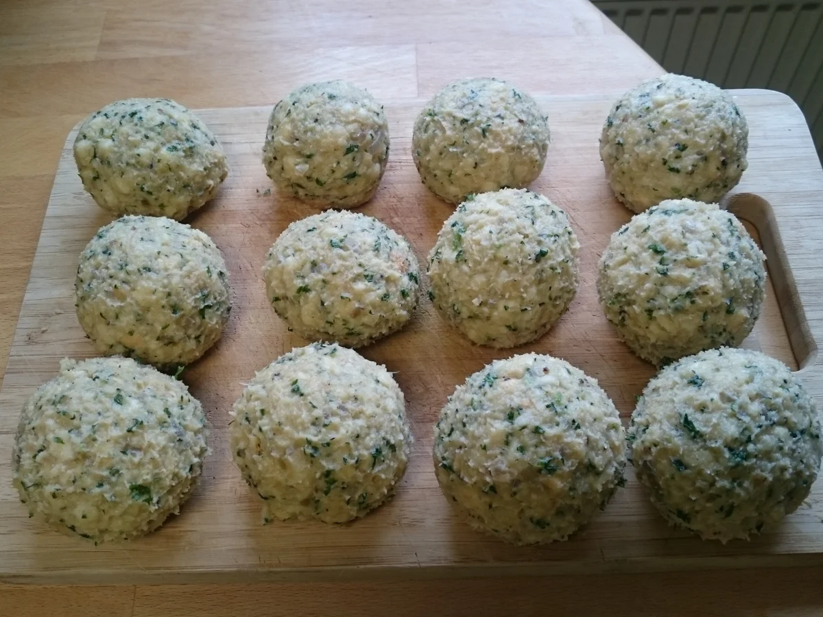 Wildschwein Gulasch mit Semmelknödel - Rezept - Bild Nr. 9040