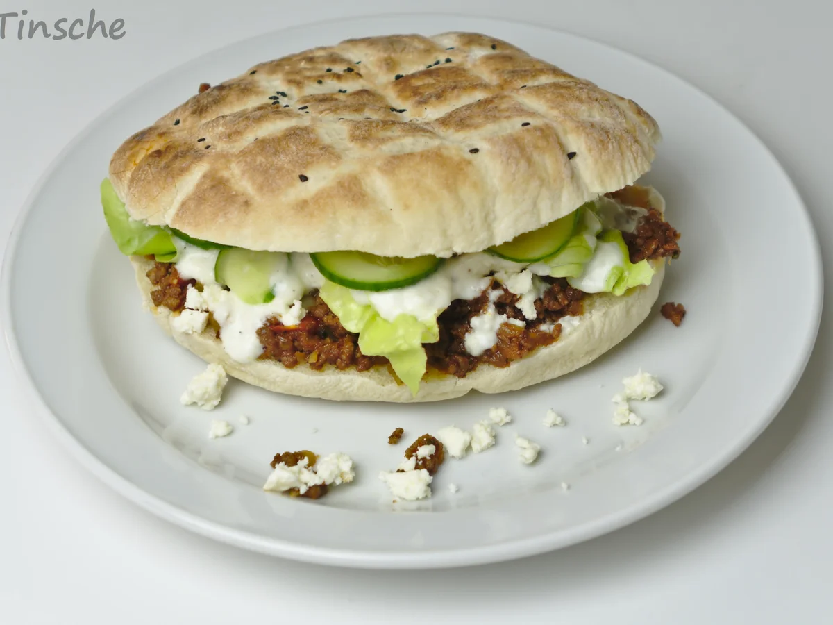 Rezept: Fladenbrot gefüllt mit Hackfleisch Bild Nr. 4 Fladenbrot gefüllt mit Hackfleisch - Rezept - Bild Nr. 4