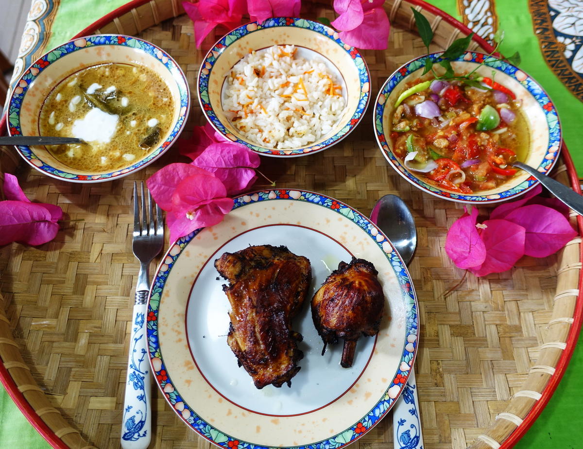 Frittierte Hühnerschenkel auf Kalasan Art - Ayam Goreng Kalasan - Rezept - Bild Nr. 2