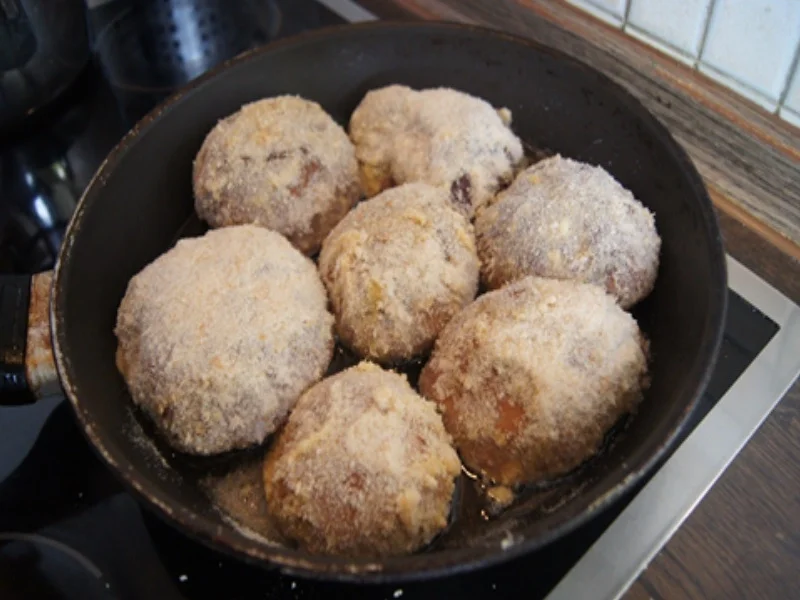Steinpilzschnitzel mit Honigmöhrenblüten und-Kartoffelstampf - Rezept - Bild Nr. 9389