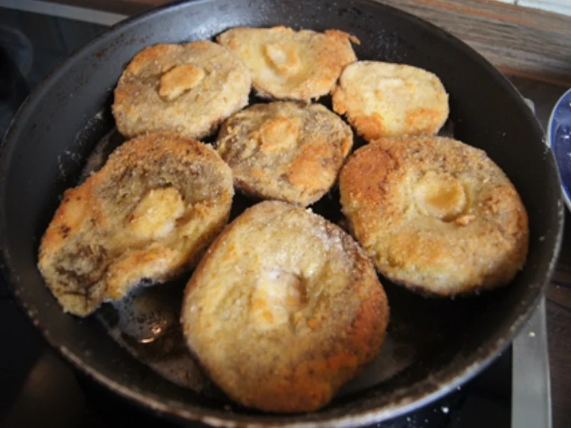 Steinpilzschnitzel mit Honigmöhrenblüten und-Kartoffelstampf - Rezept - Bild Nr. 9390