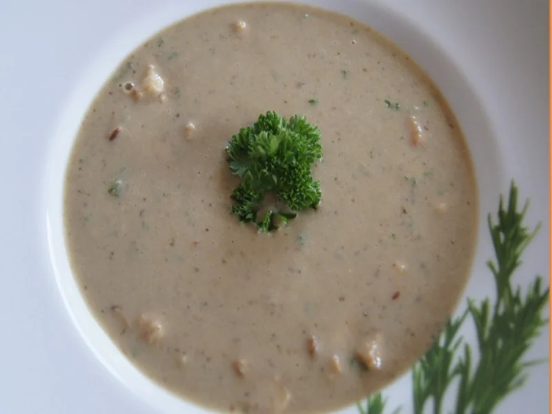 Rezept: Cremige Steinpilzsuppe mit pikanter Einlage Bild Nr. 2 Cremige Steinpilzsuppe mit pikanter Einlage - Rezept - Bild Nr. 2