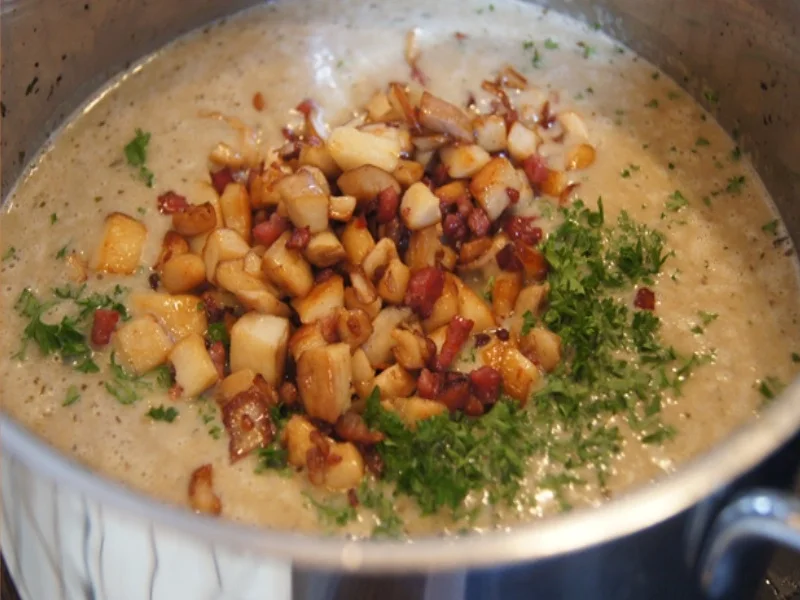 Rezept: Cremige Steinpilzsuppe mit pikanter Einlage Bild Nr. 16 Cremige Steinpilzsuppe mit pikanter Einlage - Rezept - Bild Nr. 16