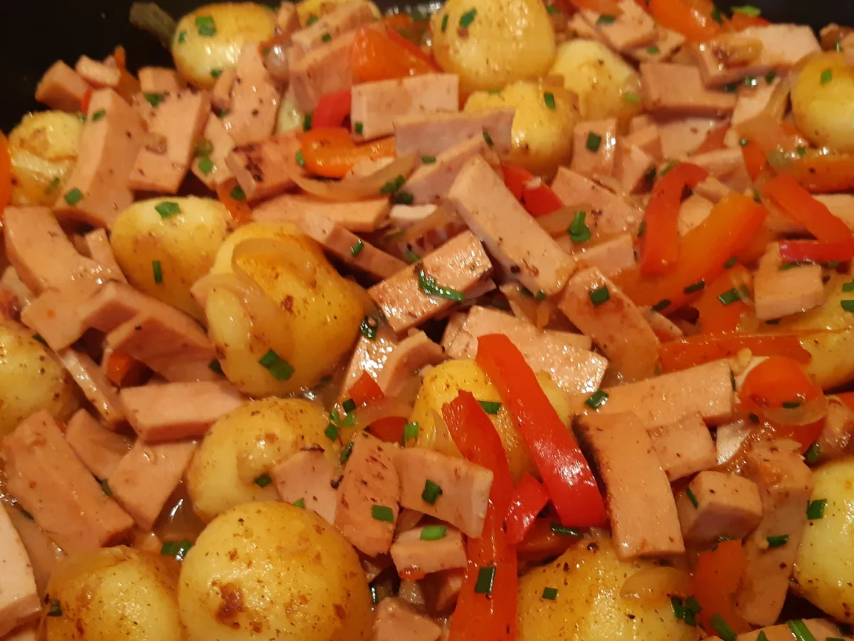 Leberkäse-Pfanne mit Knödeln - Rezept - Bild Nr. 2