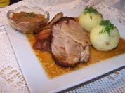 Gemischter Schweinbraten mit Beilage - Rezept - Bild Nr. 2
