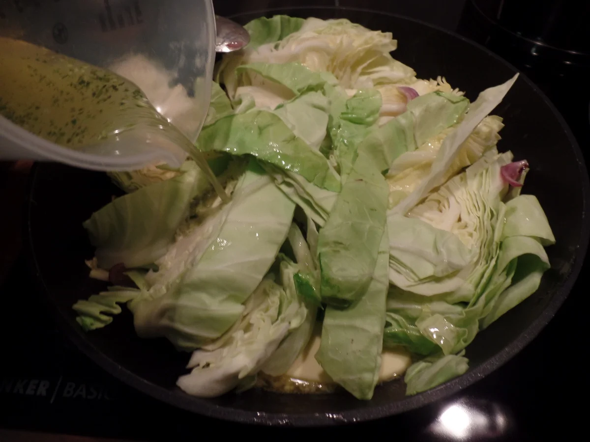 Spitzkohl mit Bohnenpüree und Eiern - Rezept - Bild Nr. 9436