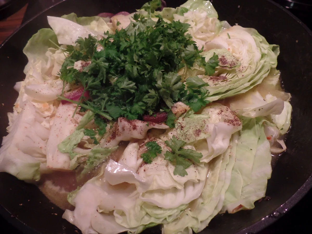 Spitzkohl mit Bohnenpüree und Eiern - Rezept - Bild Nr. 9438