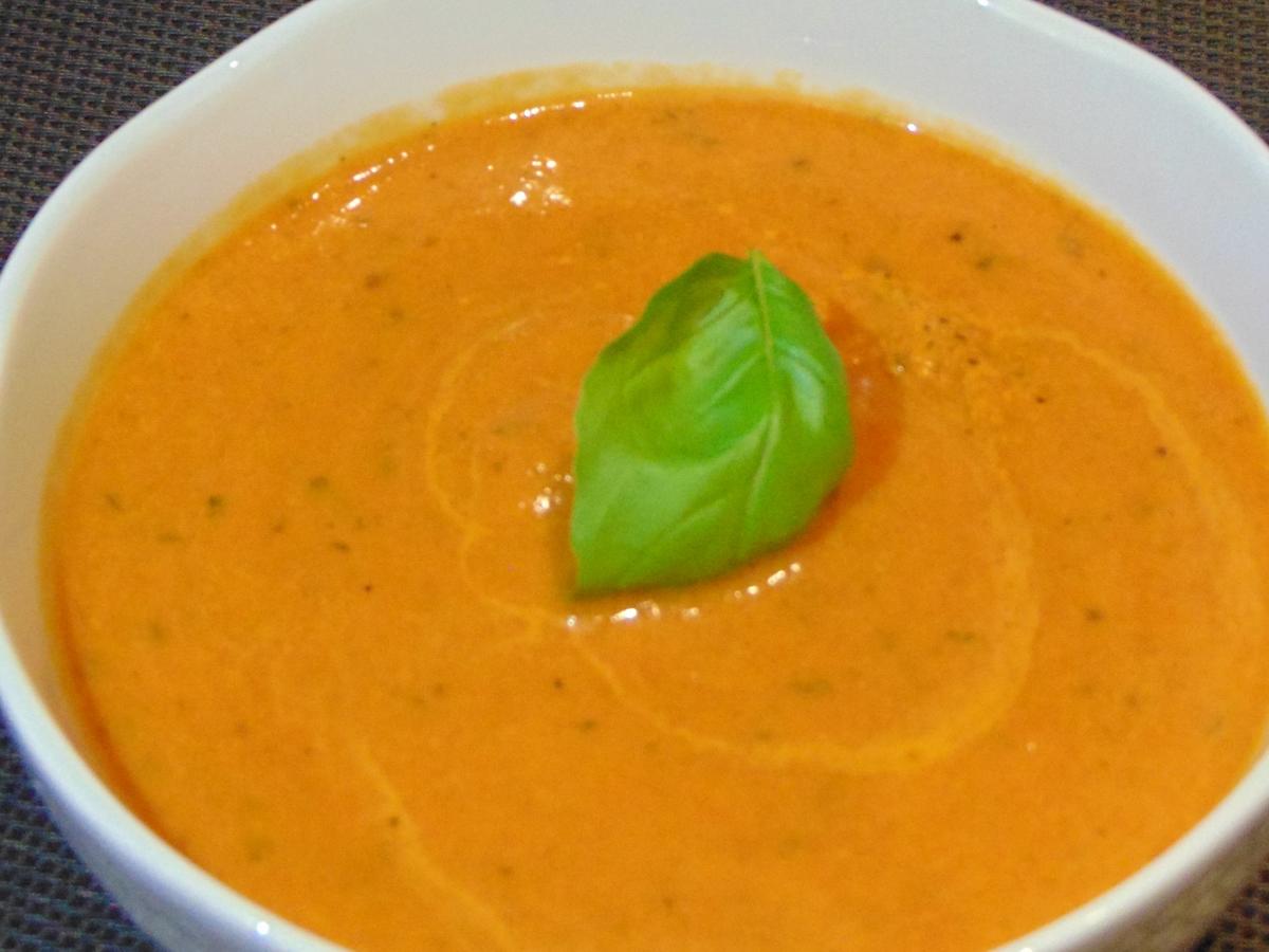 Paprika-Tomaten-Cremesuppe - Rezept mit Bild - kochbar.de