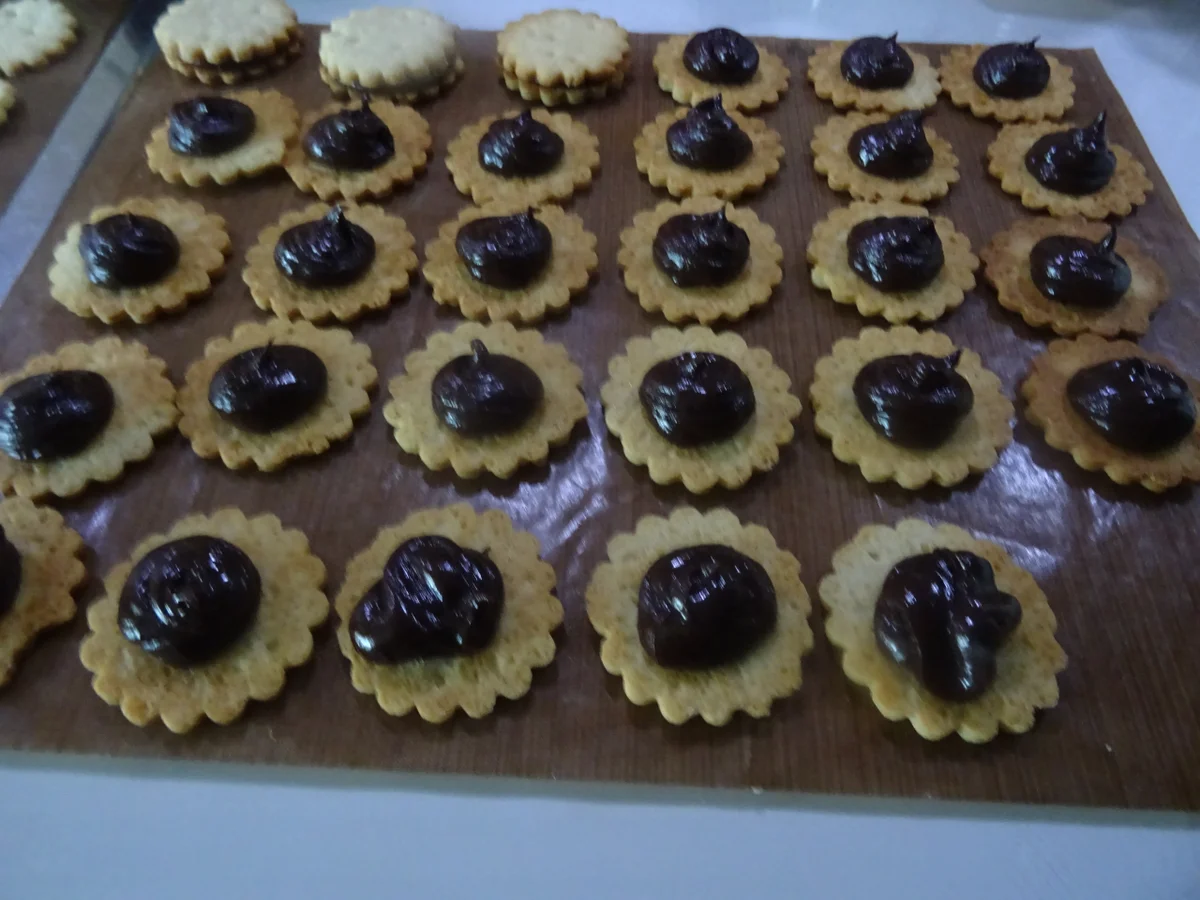 Rezept: Doppelkekse nach Art der "Prinzenrolle" Bild Nr. 14 Doppelkekse nach Art der "Prinzenrolle" - Rezept - Bild Nr. 14