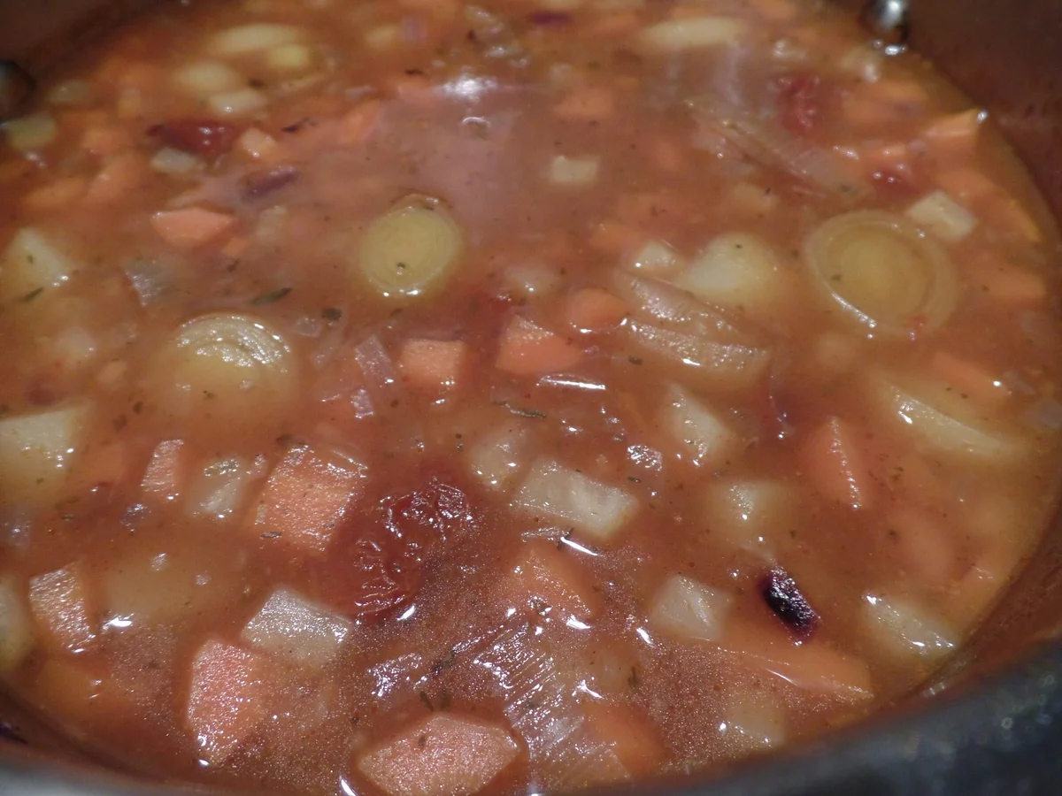 Ribollita mit Thymian-Knoblauch -Croutons - Rezept - Bild Nr. 9510