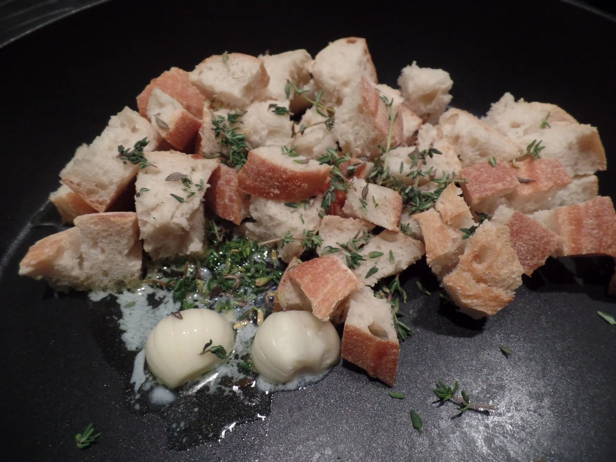 Ribollita mit Thymian-Knoblauch -Croutons - Rezept - Bild Nr. 9511
