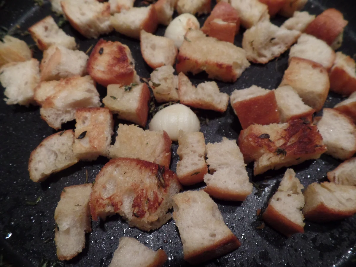 Ribollita mit Thymian-Knoblauch -Croutons - Rezept - Bild Nr. 9512