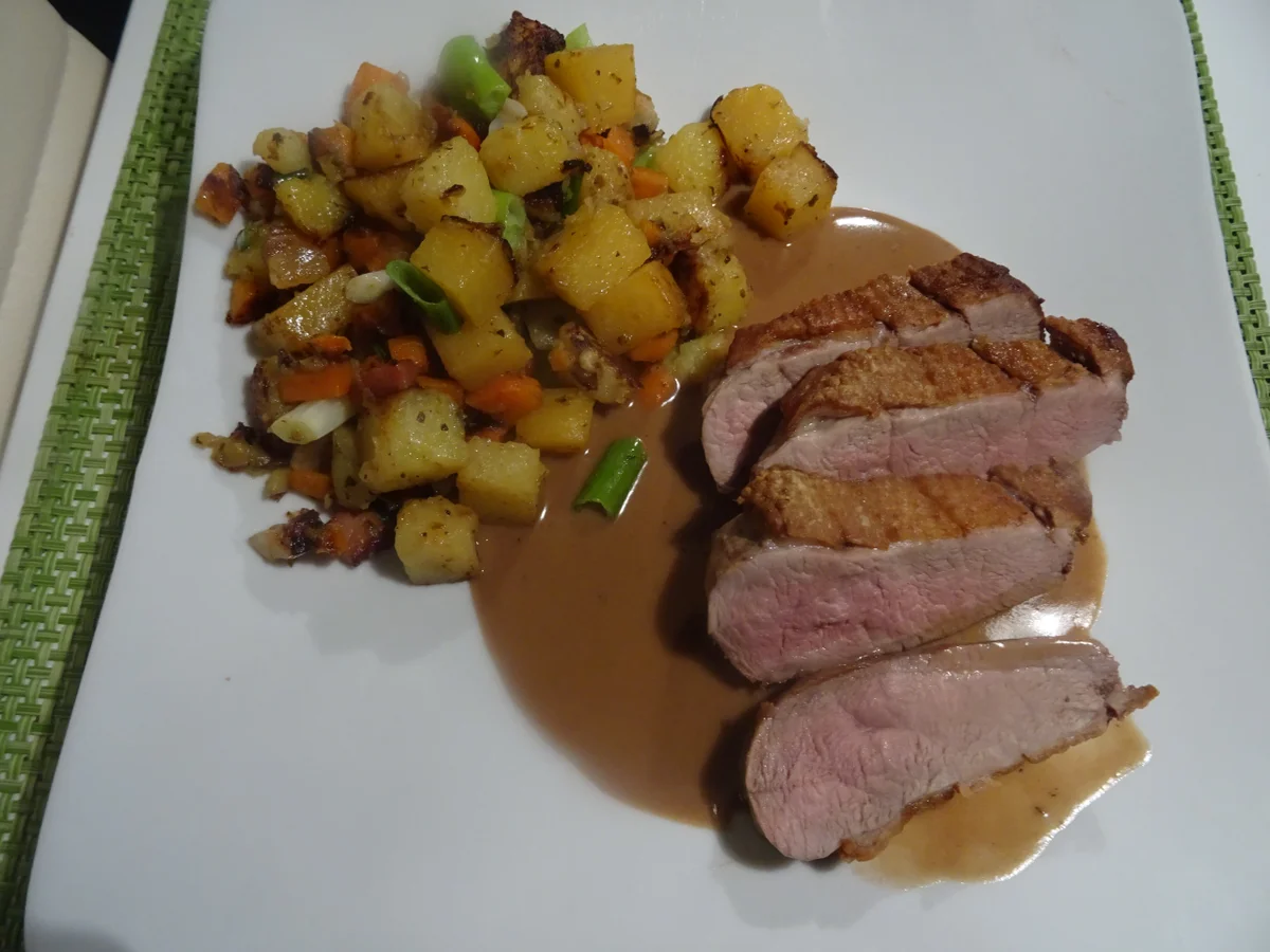 Entenbrust mit Kartoffel-Steckrüben-G'röst'l und Cognacsoße - Rezept - Bild Nr. 2