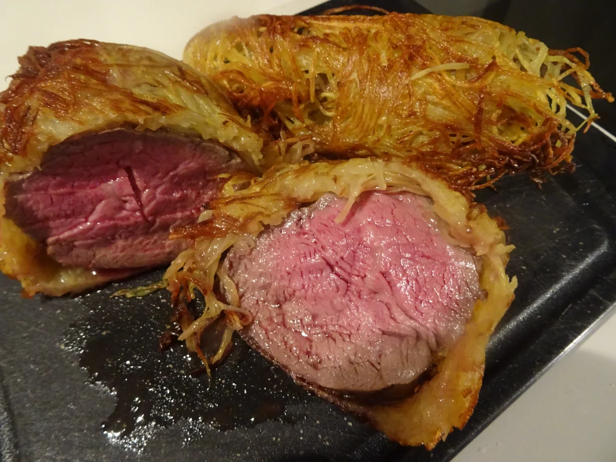 Rinderfilet im Röstimantel mit Steckrüben-Stampf und Rahm-Möhren - Rezept - Bild Nr. 4